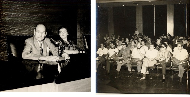 Foto de Conferencia del escritor argentino Ezequiel Martínez Estrada, le acompaña la doctora Graziella Pogolotti, diciembre de 1961. A la derecha, público asistente, Salón de actos de la Biblioteca Nacional. Fondos BNCJM. 